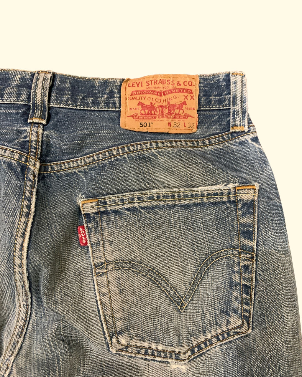 Y2K Levi's 501 Distressed Medium Blue Denim W32 L32