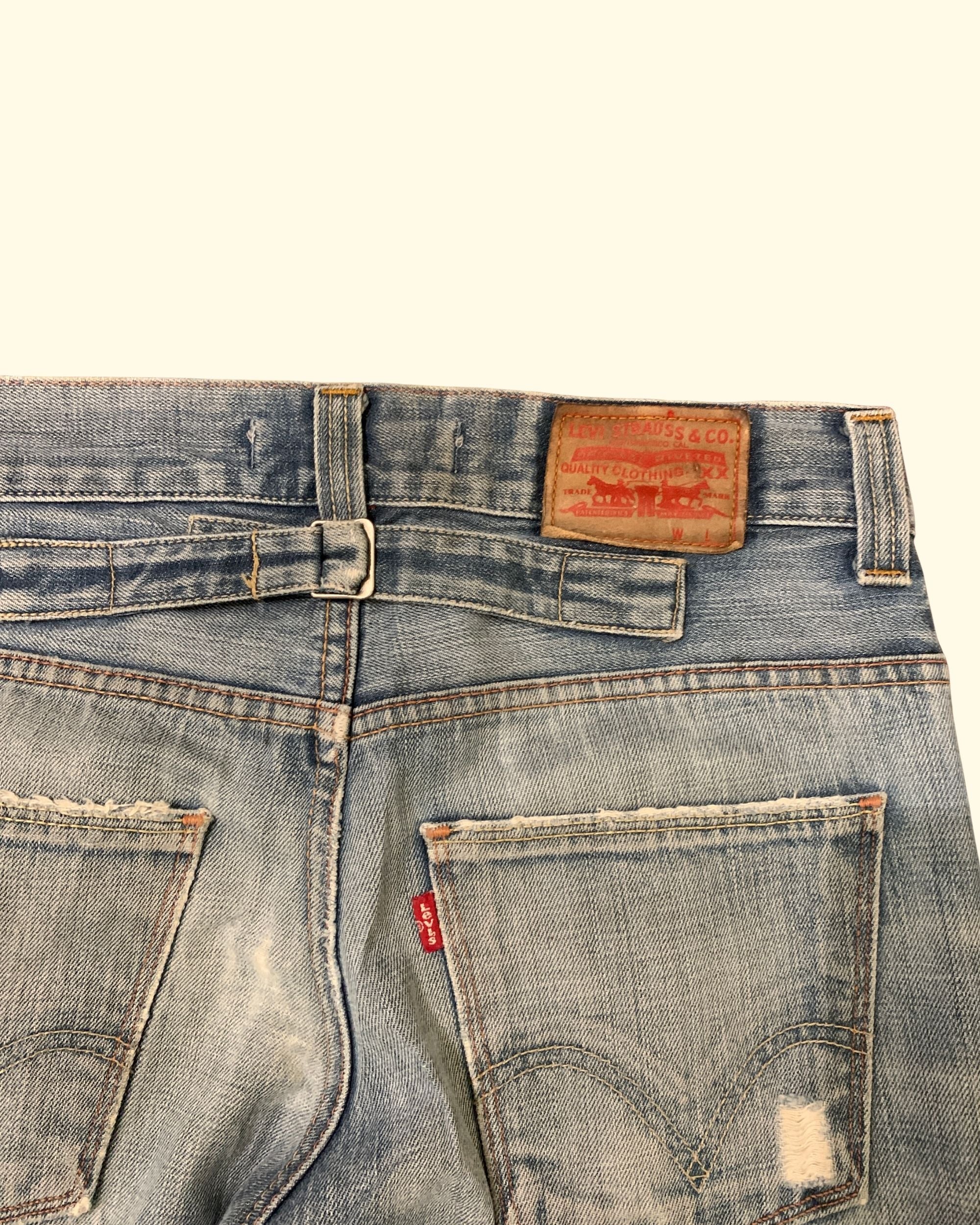 Y2K levi's 511 Distressed Light Blue Denim W32 L34