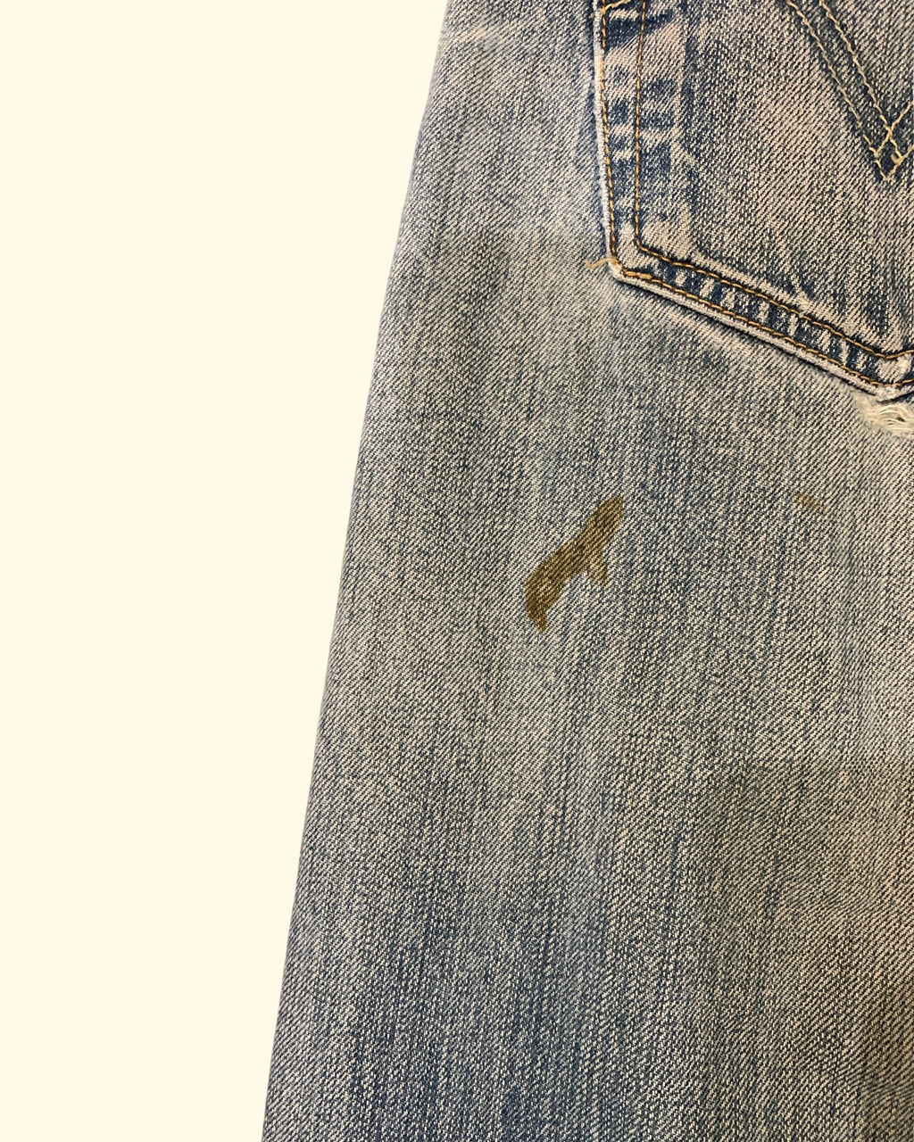 Y2K Levi's 501 Distressed Medium Blue Denim W32 L32