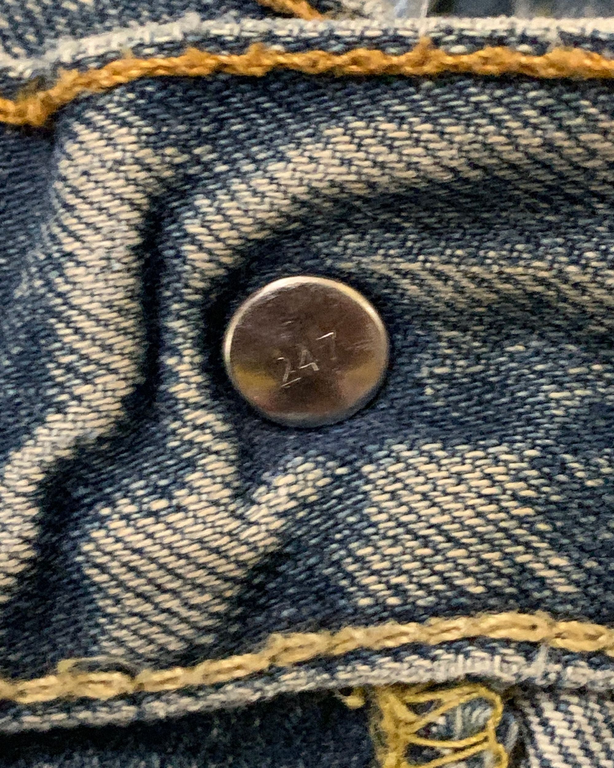Y2K Levi's 501 Distressed Medium Blue Denim W32 L32