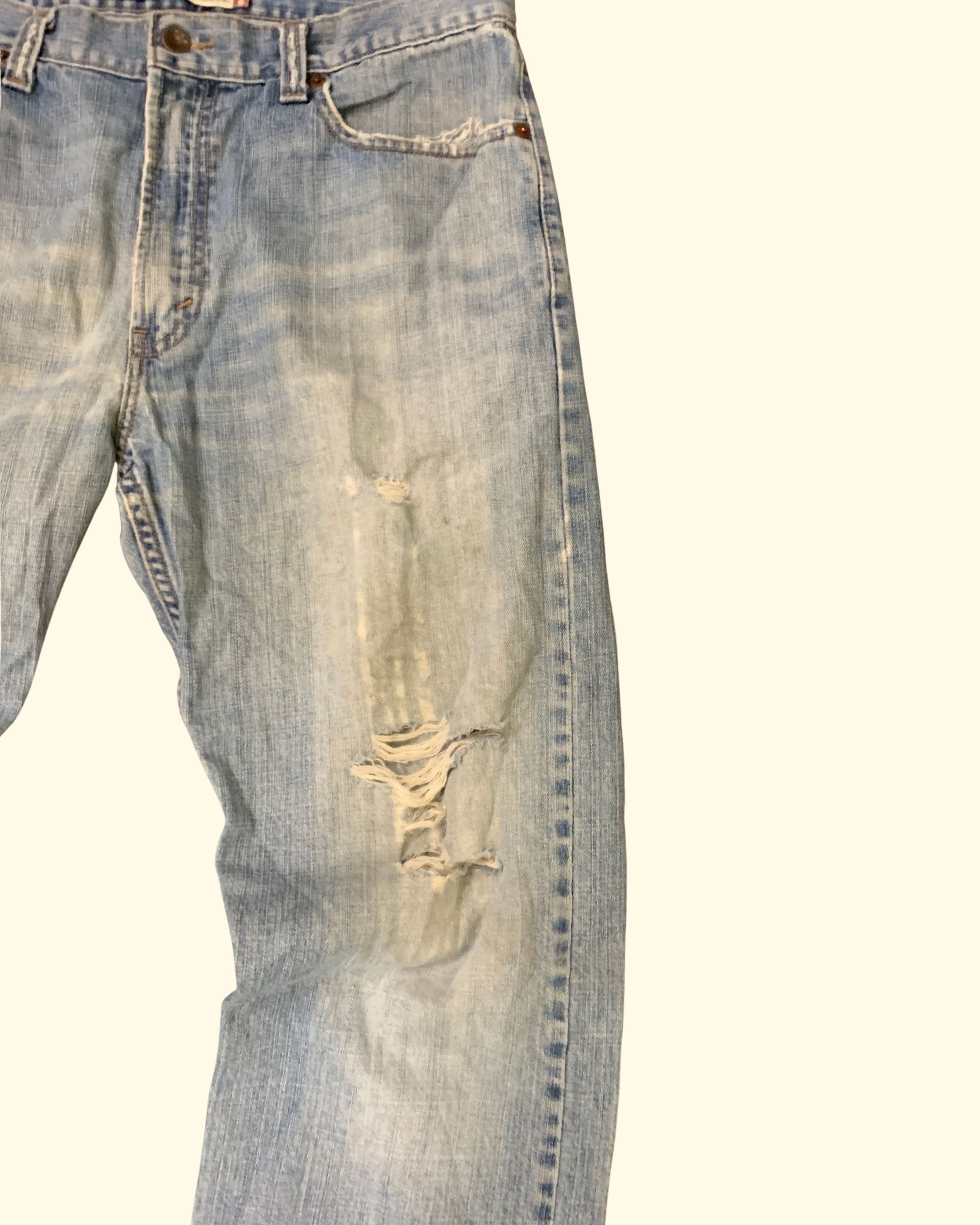 90's Levi's Coupe Regular Made In Mexico Distressed Light Blue Denim W34 L30