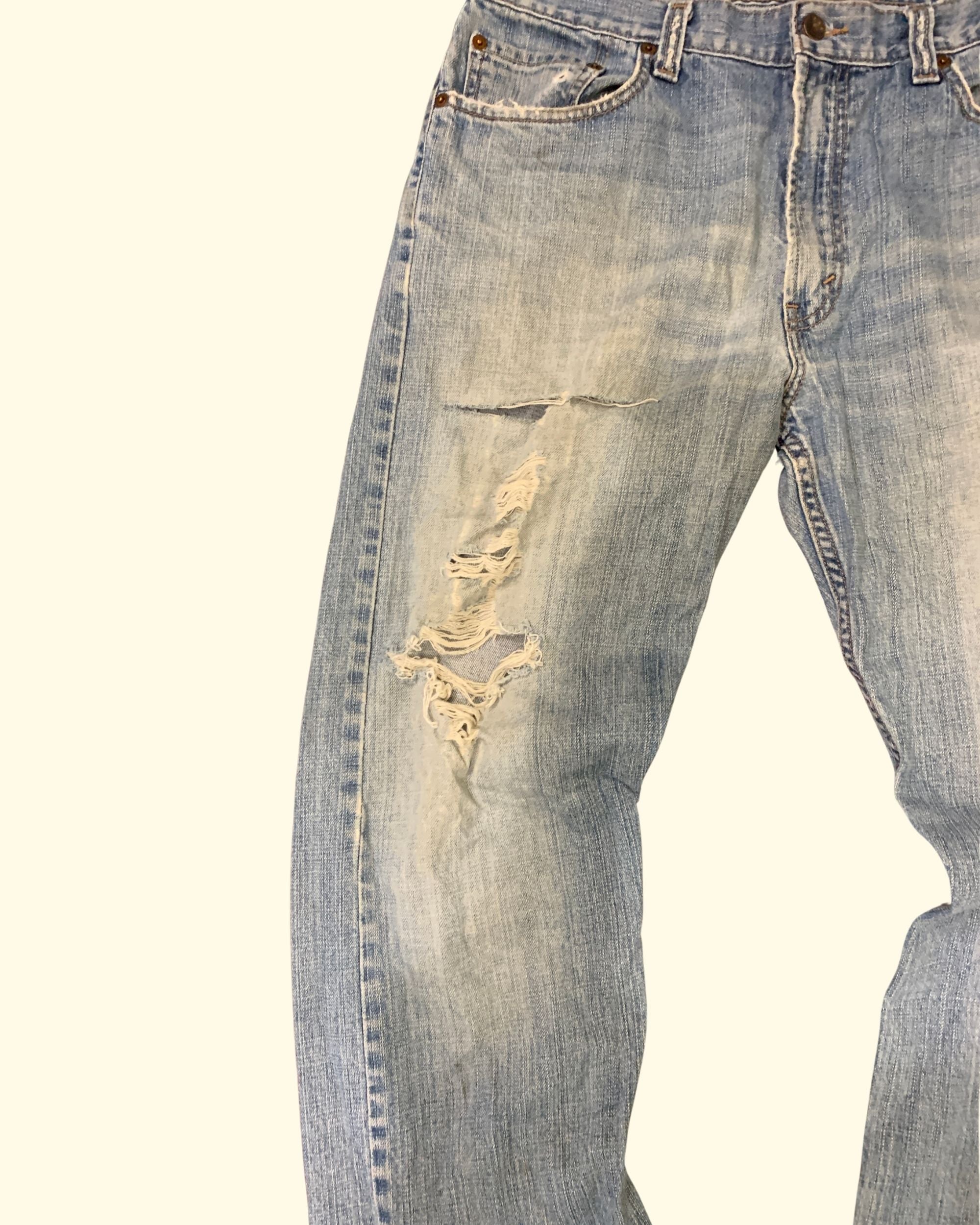 90's Levi's Coupe Regular Made In Mexico Distressed Light Blue Denim W34 L30