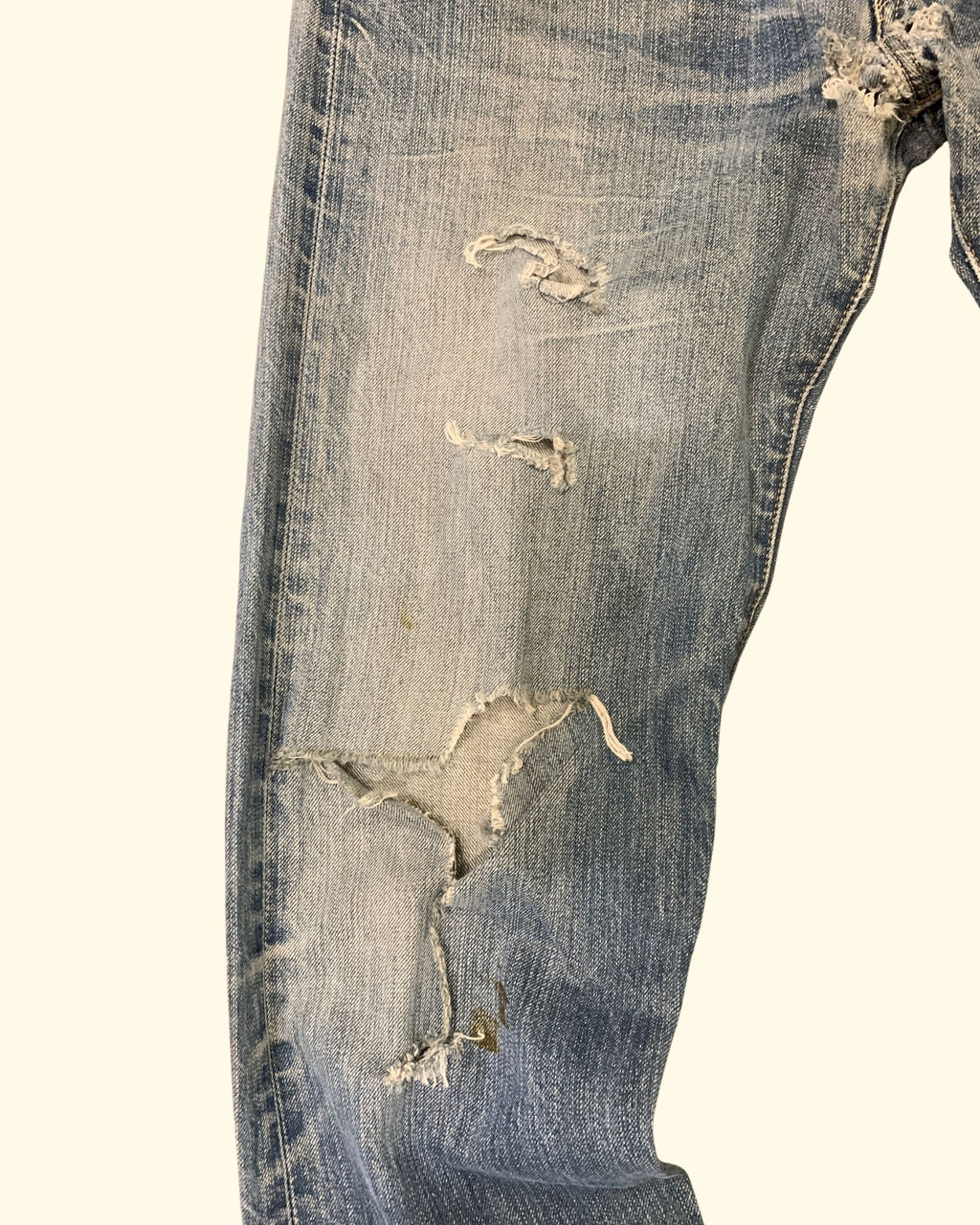 Y2K Levi's 501 Distressed Medium Blue Denim W32 L32