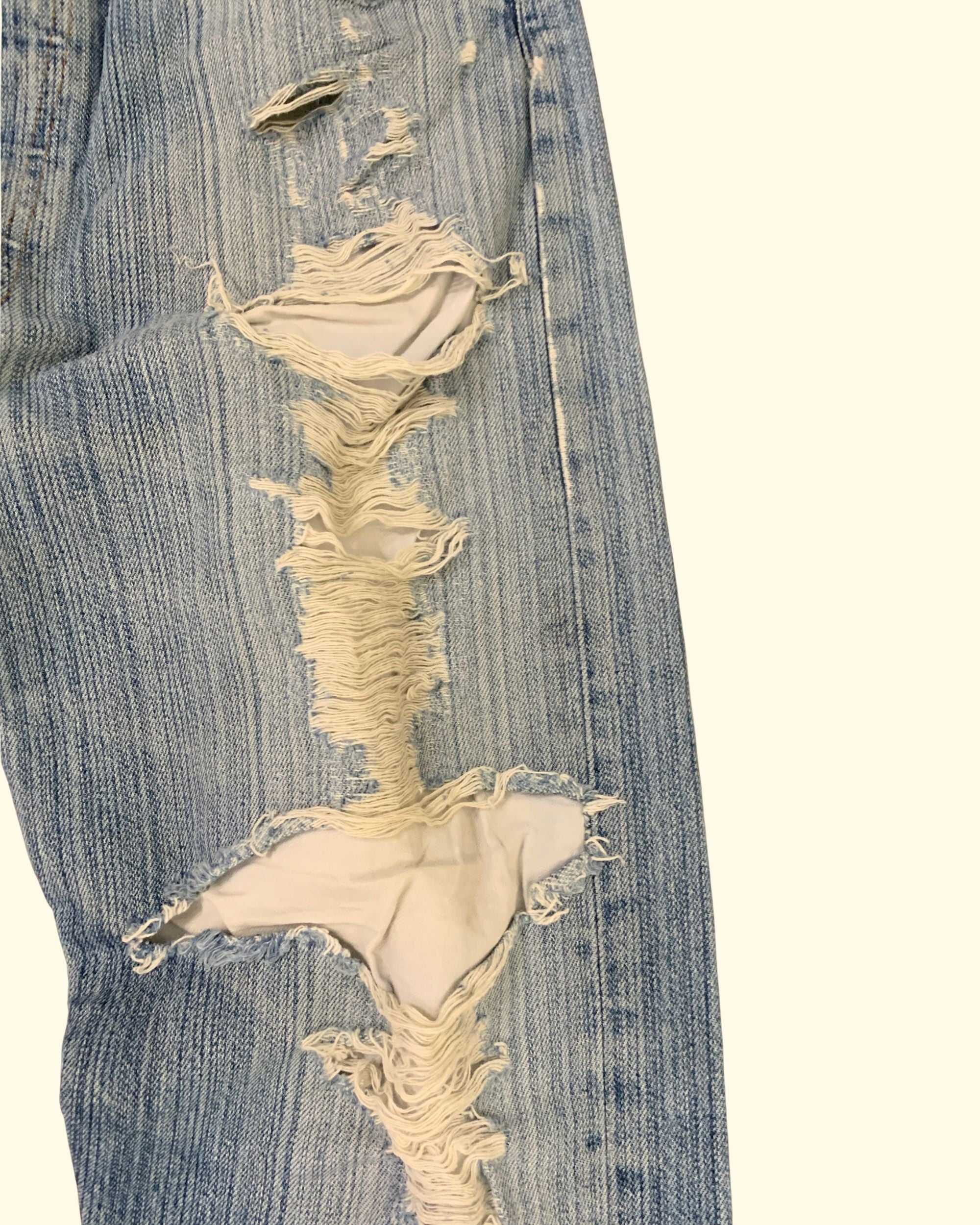 Vintage Levi's 501 Distressed Jeans Made in France W34 L36