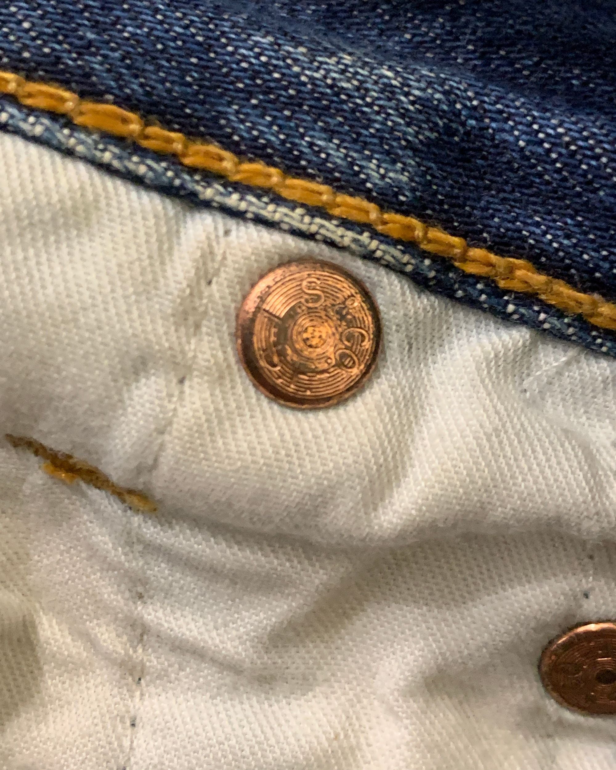 Vintage Levi's 501 Jeans W34 L36 Distressed Dark Wash Y2K