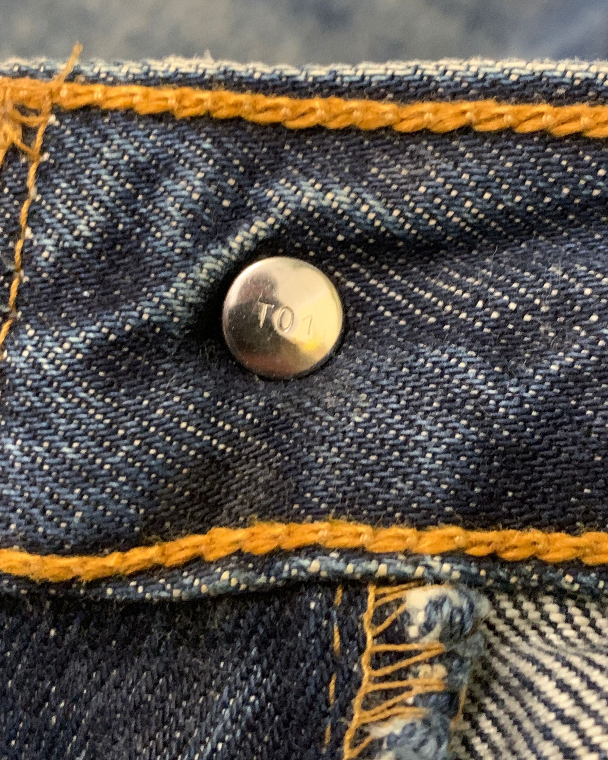 Vintage Levi's 501 Jeans W34 L36 Distressed Dark Wash Y2K