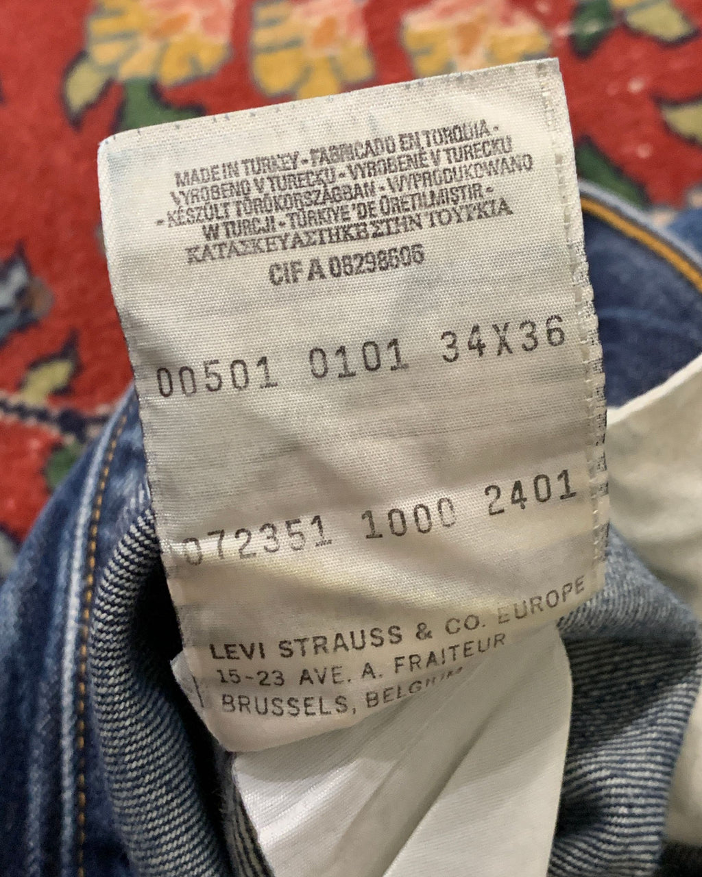 Vintage Levi's 501 Jeans W34 L36 Distressed Dark Wash Y2K