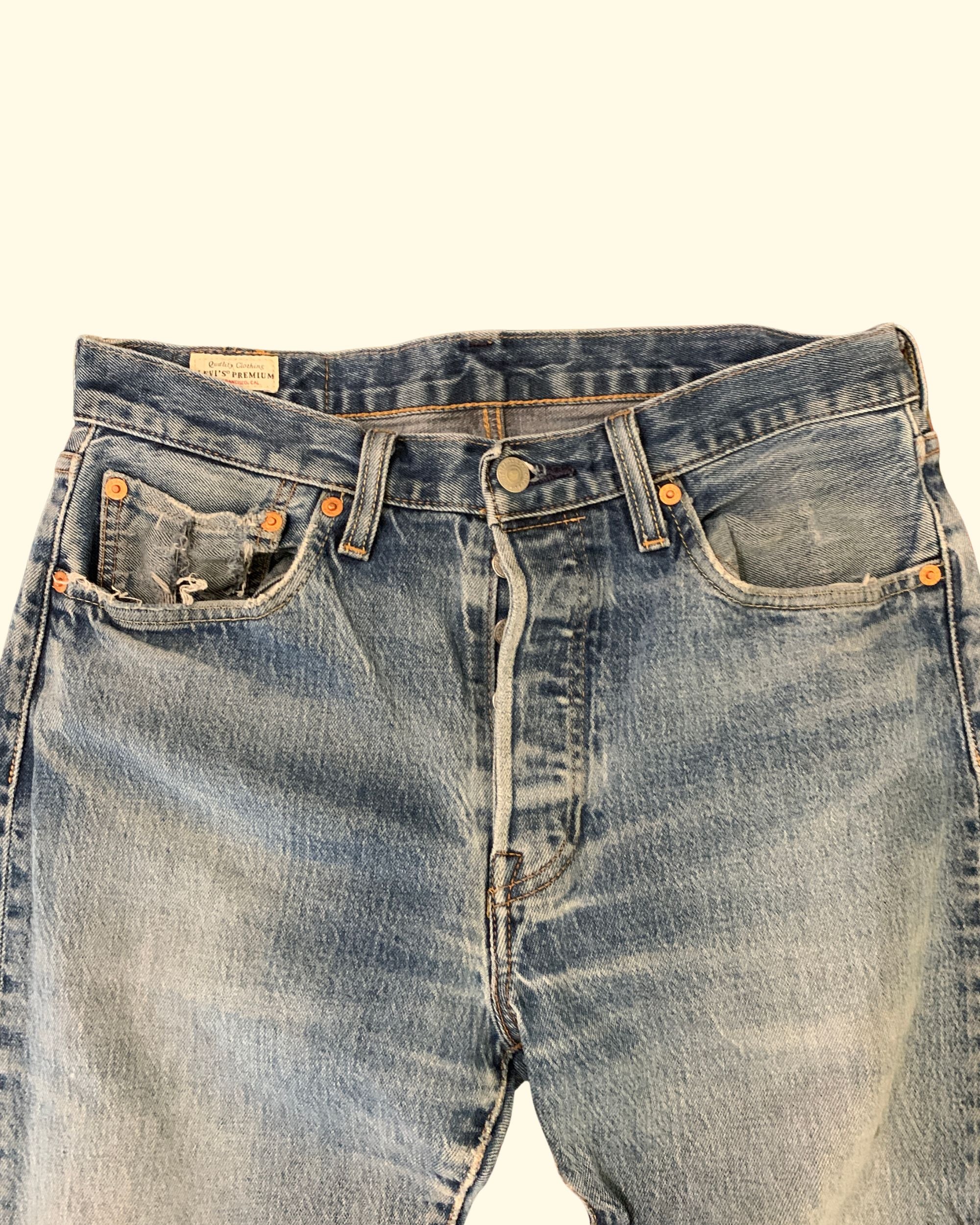 Vintage Levi's Premium 501 Jeans W32 L34 Light Wash Distressed Y2K